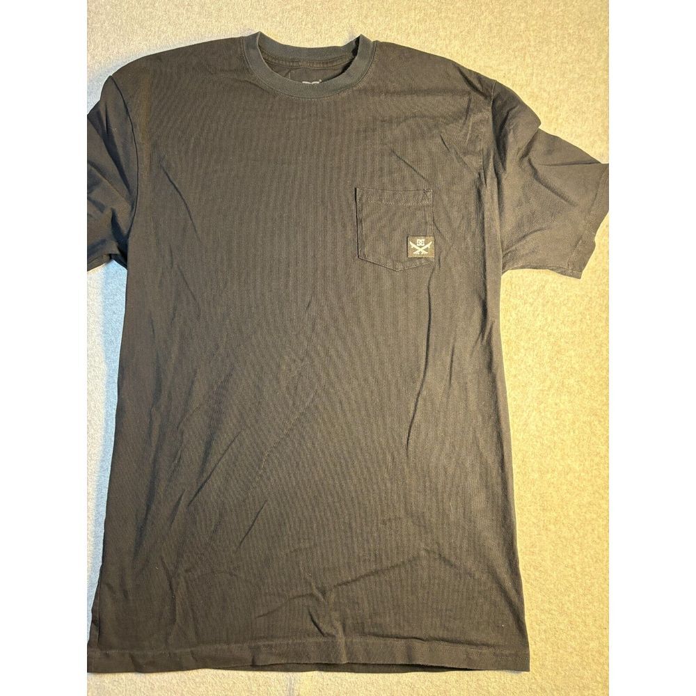 DC Shoes Tee Shirt Men XL Black 100% Cotton Short Sleeve Crew Neck Logo Pullover